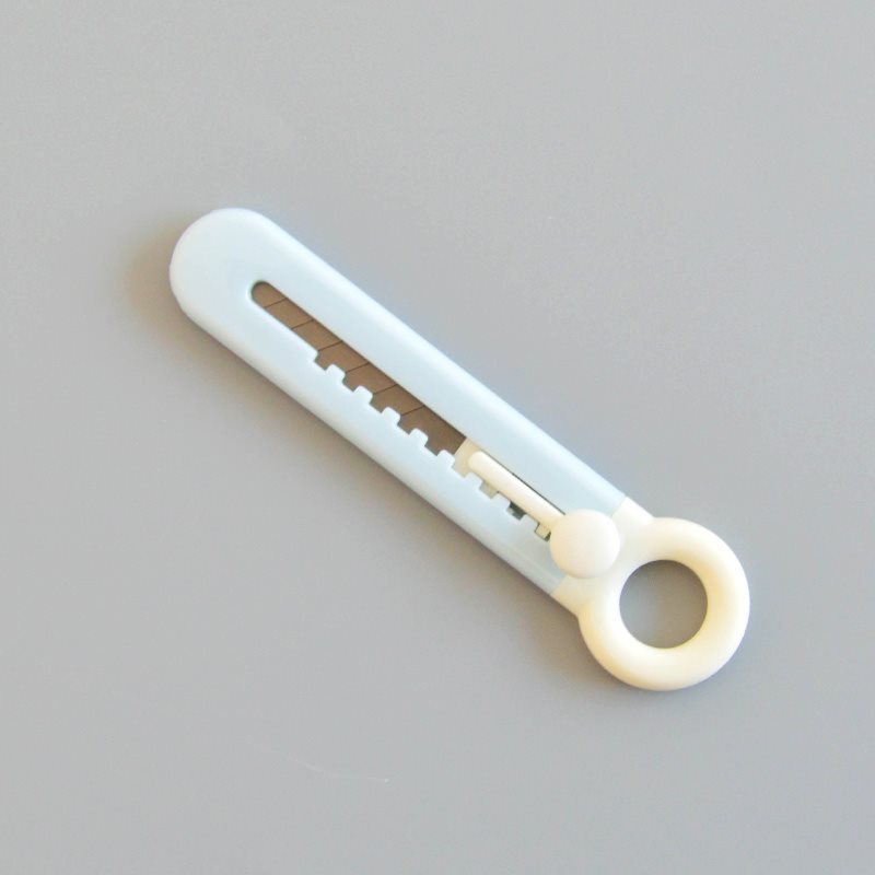Large utility knife blade Paper cutter knife Coated with rubber Heavy duty wallpaper knife Tool knife for unwrapping express packages