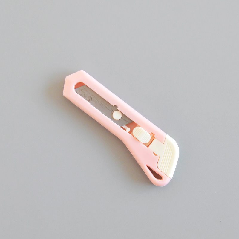 Portable small utility knife