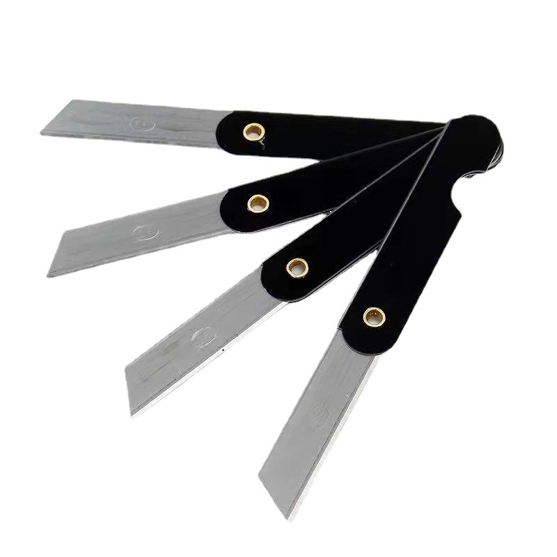 Portable small utility knife
