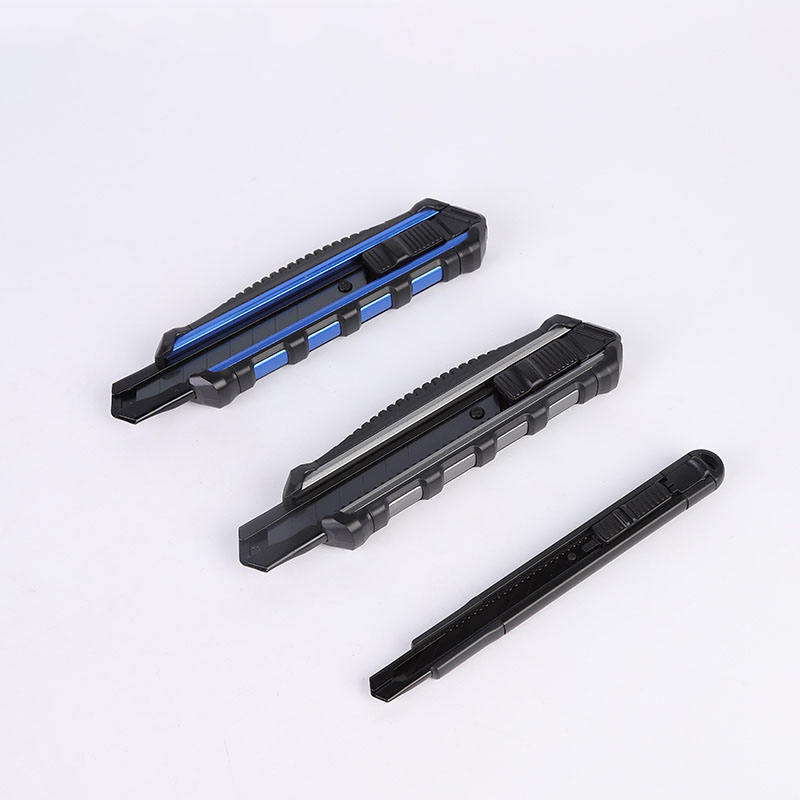 18mm Utility Knife Heavy Duty Aluminum Alloy Snap off knife with 10pcs spare SK5 Steel Blade for Cutting Paper